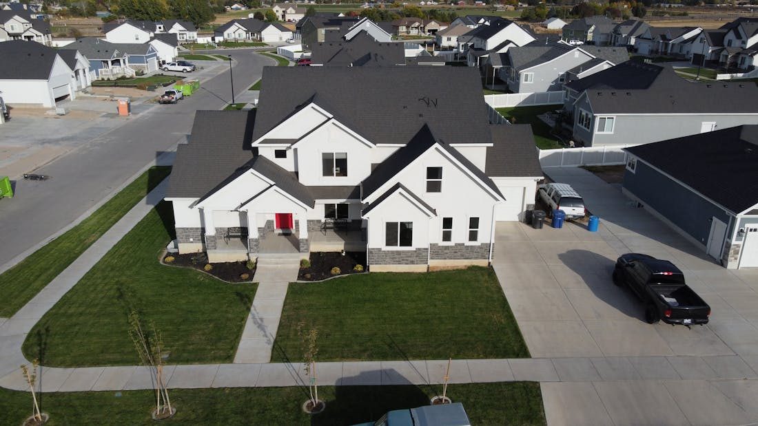 Architectural shingle roof on a modern home