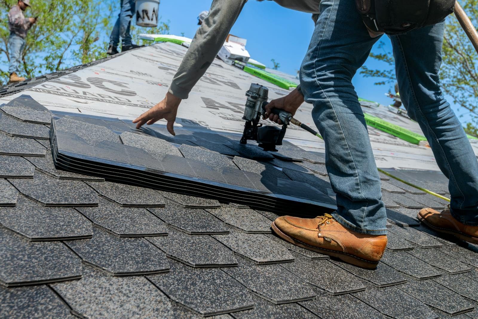 Roof shingle installation in Knoxville TN